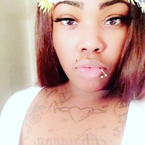 Meet your Posher, Kira